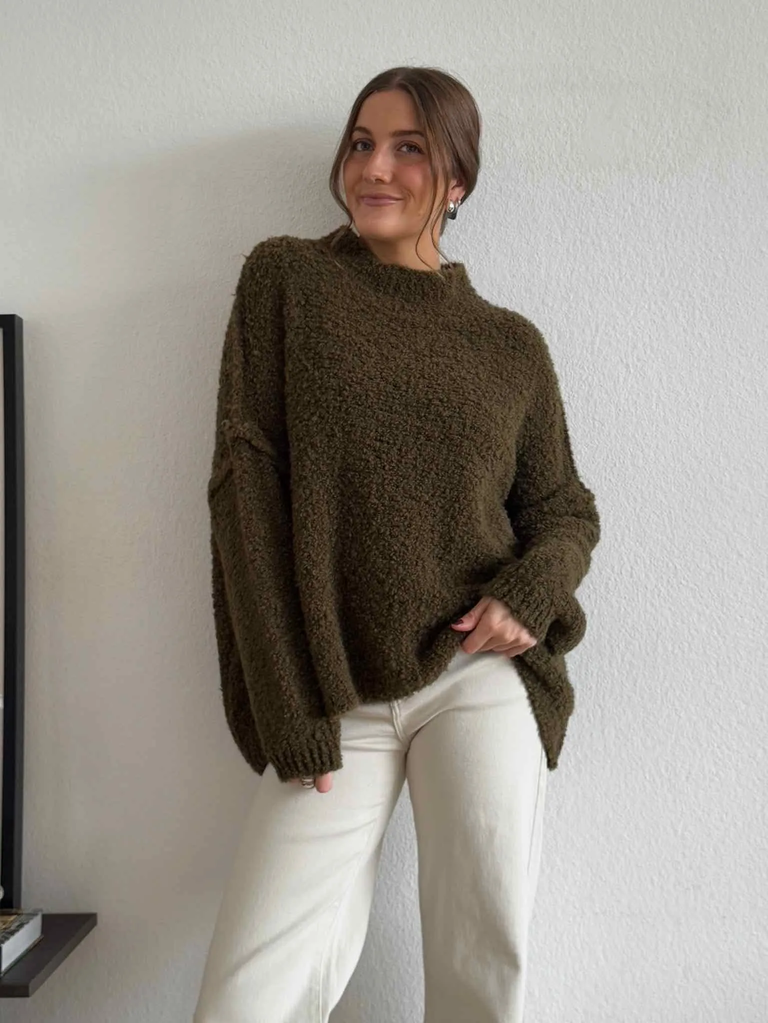 Oversized Boucl Pulli mit Stehkragen - Olive